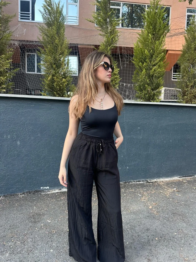 Siyah Bağcıklı Pantolon